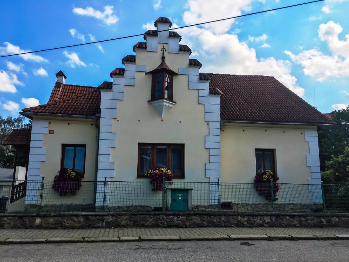 Ferienwohnung Apartman V Zahradni Prachatice Exterior foto