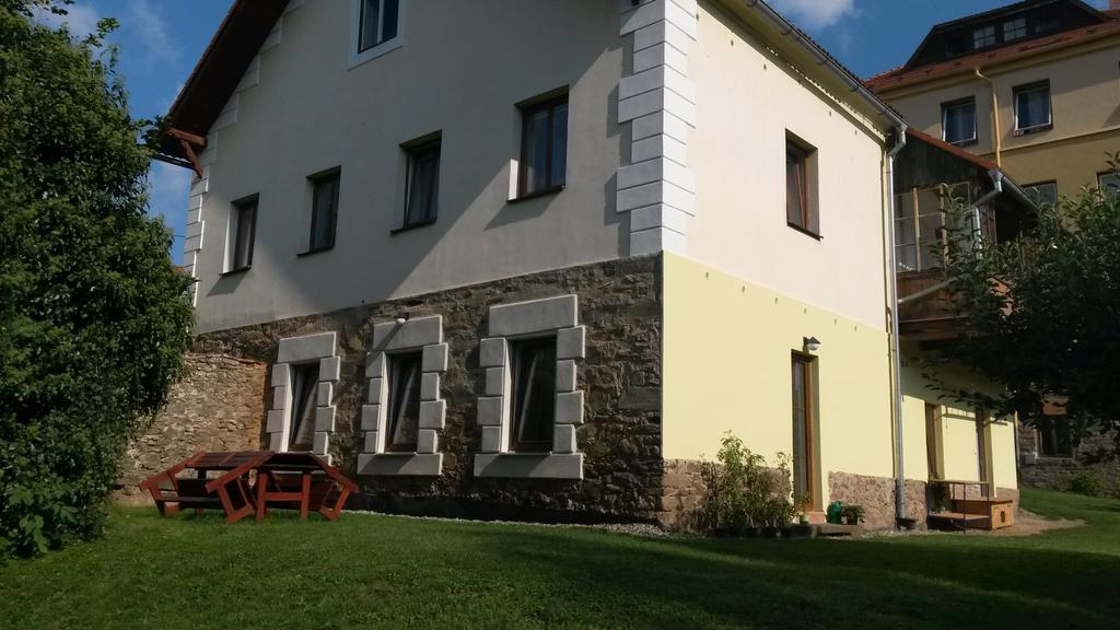 Ferienwohnung Apartman V Zahradni Prachatice Exterior foto